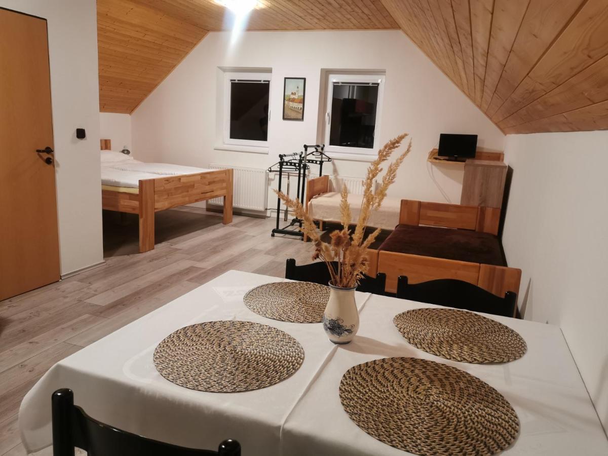 Apartman U Brabcu Прахатице Экстерьер фото