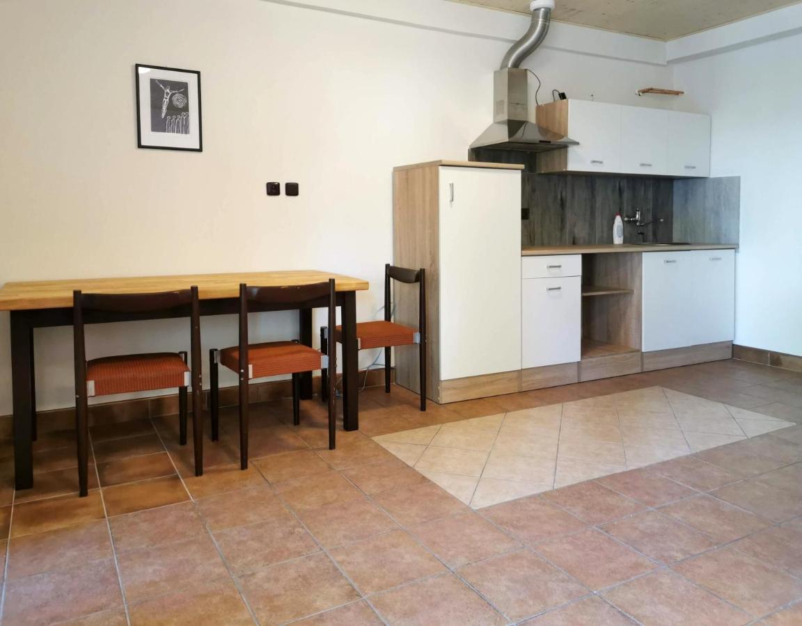 Apartman U Brabcu Прахатице Экстерьер фото